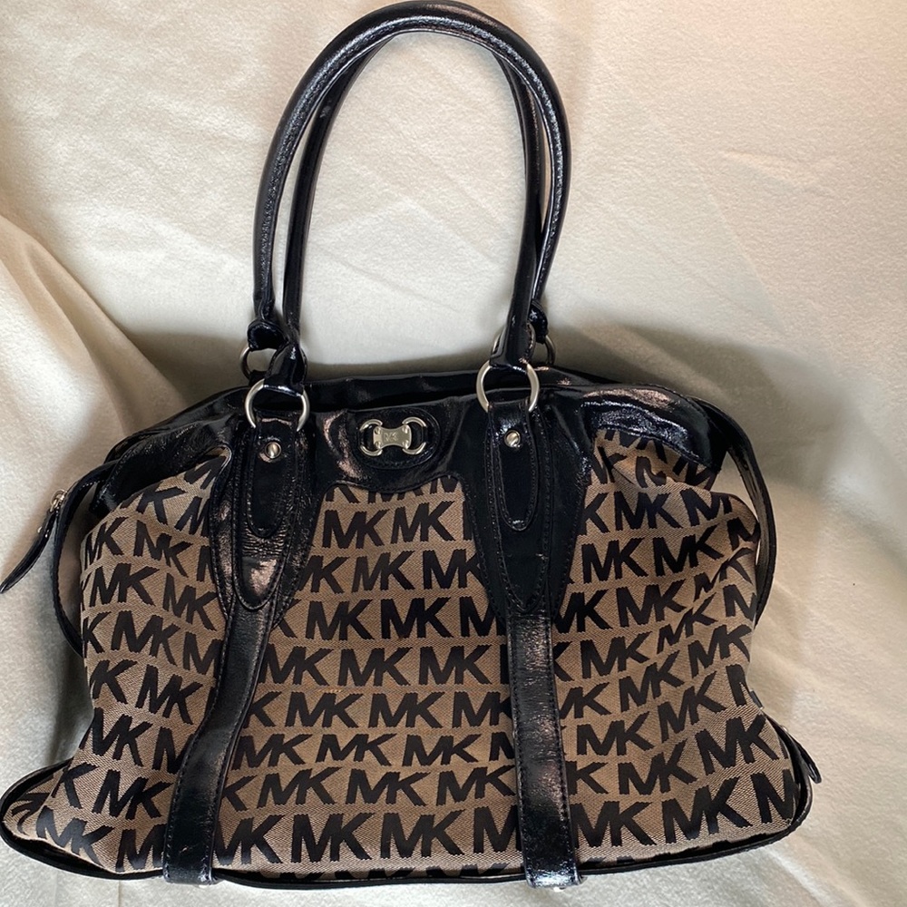 Michael Kors extra large leather trimmed canvas bag. Pristine condition.